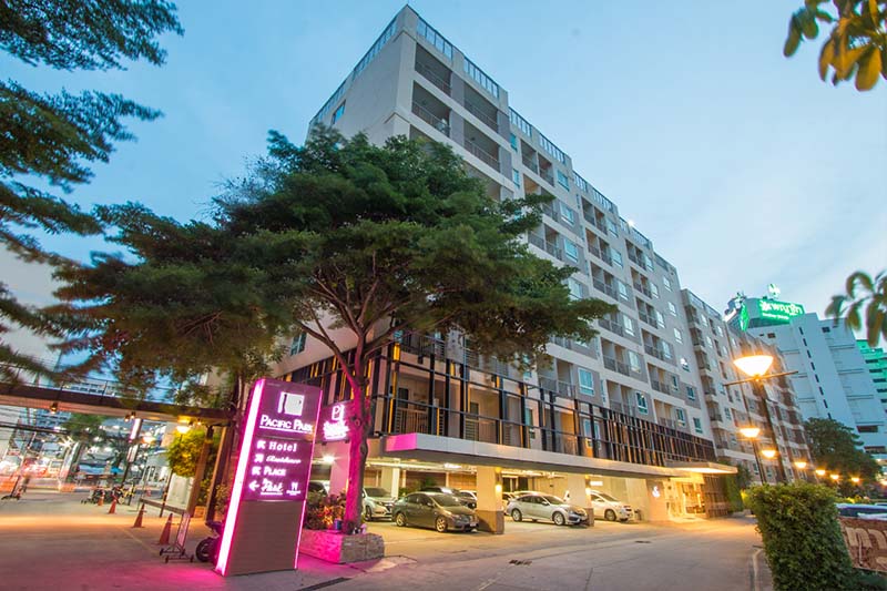 Pacific Park Hotel Sriracha Located in Sriracha District in the heart of business and shopping