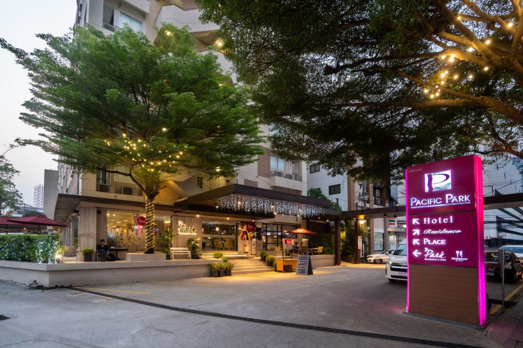 Pacific Park Hotel Sriracha Located in Sriracha District in the heart of business and shopping